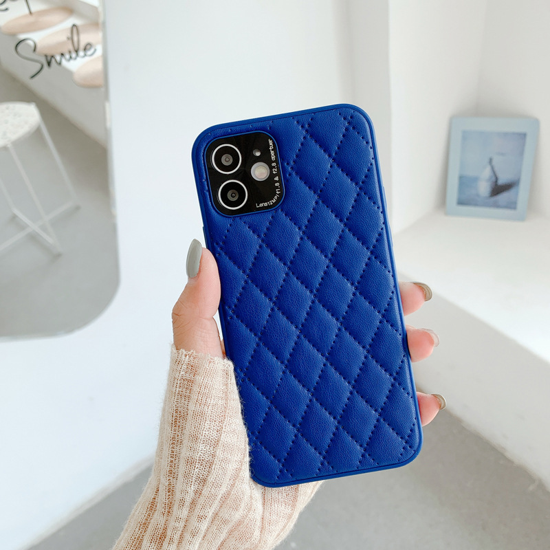 Luxurious Solid Color Diamond Plaid Lambskin Phone Case for Ultimate Style