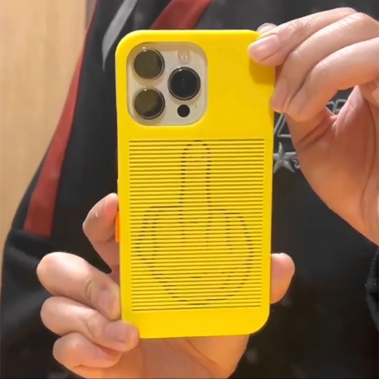 Internet Celebrity Finger Transformation Phone Case - Creative Design