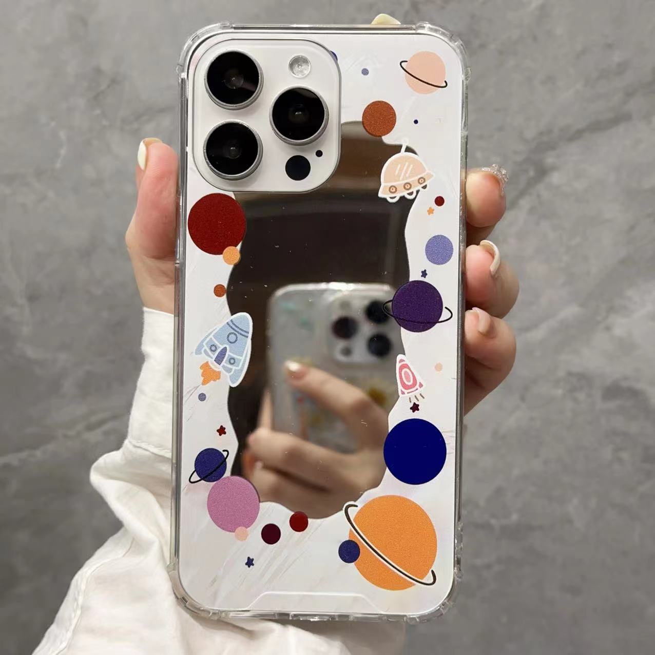 Stylish Mirror Phone Case for Women - Trendy and Functional Protection