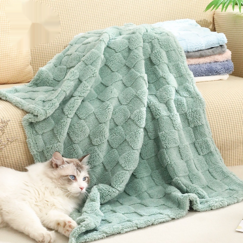 Cozy Pet Blanket for Dogs - Warm and Comfortable Pet Bed