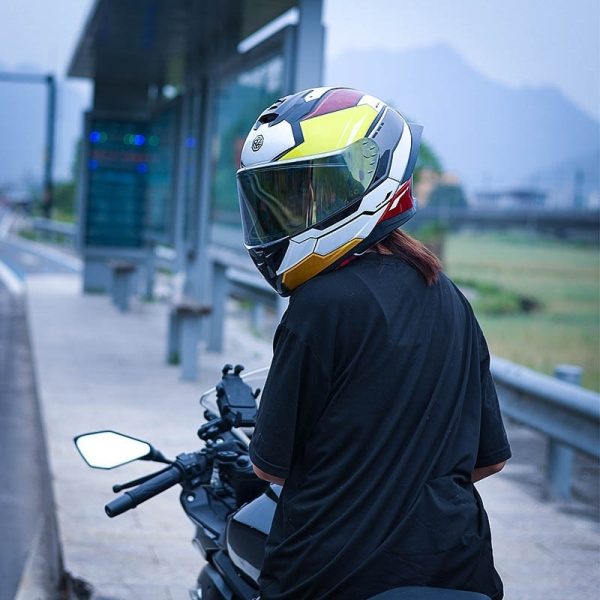 Summer Motorcycle Helmet for Baby Boys and Girls – Fun Big Tail Design for Couples - Image 2