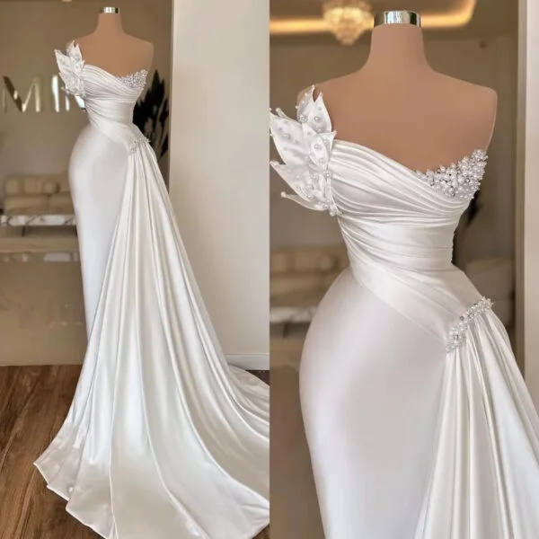 Elegant White Satin Lightweight Long Wedding Dress - Graceful Simplicity