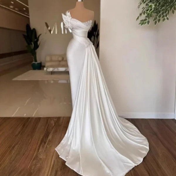 Elegant White Satin Lightweight Long Wedding Dress - Graceful Simplicity - Image 6