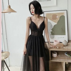 Alluring V-neck Gauze Evening Dress with Sexy Suspenders