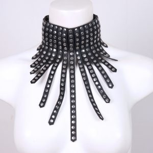 Punk Rivet Style Round Pendant Necklace - Unique Personality Accessory