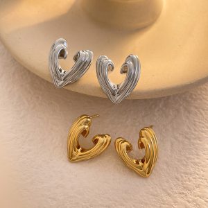 Textured Three-Dimensional Heart-Shaped Ear Studs - Unique Design for Style