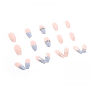 Glamorous Fake Nails with Stars and Moon Design for Stunning Manicure