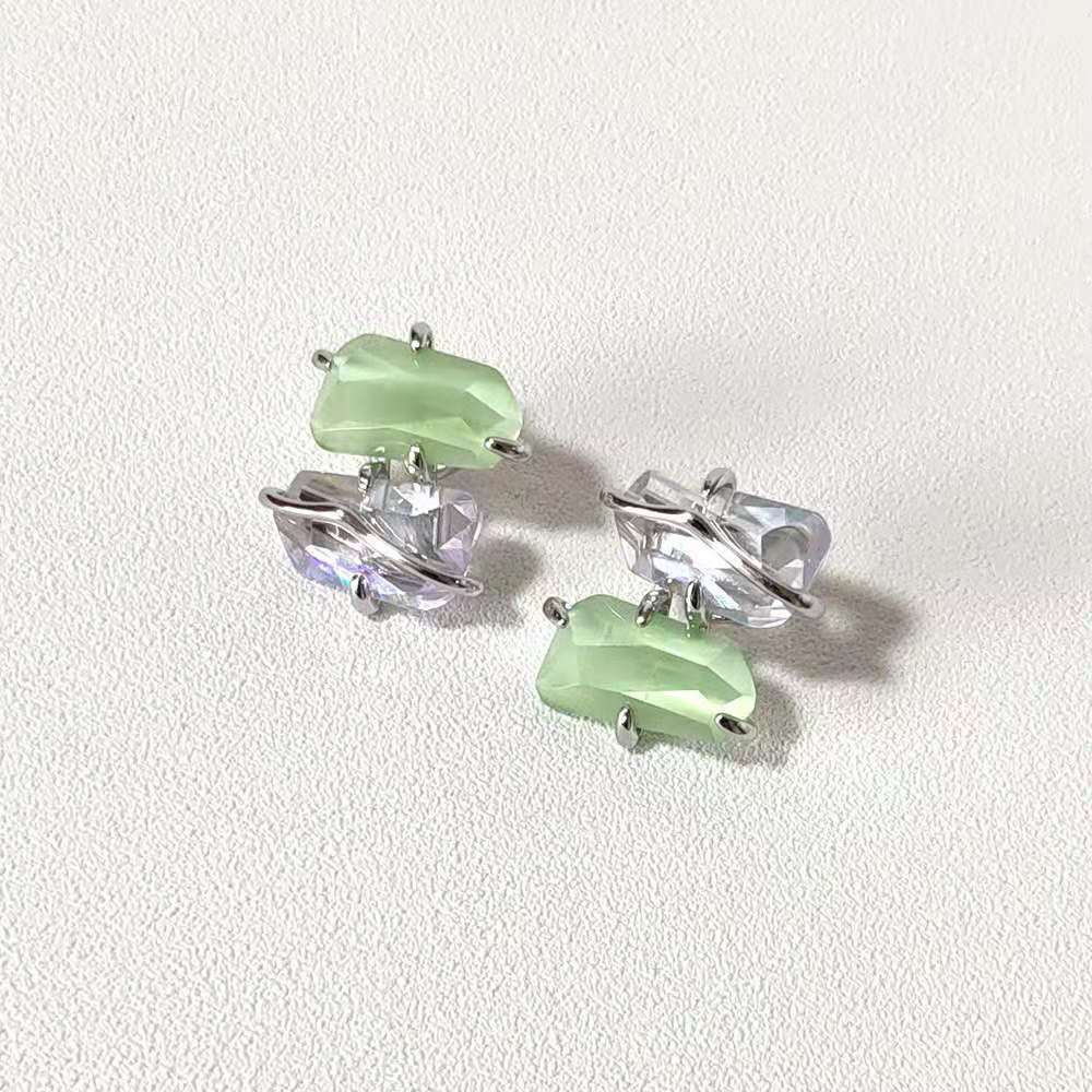 Elegant Women's Peach Blossom Sparkling Earrings for Every Occasion - Image 3