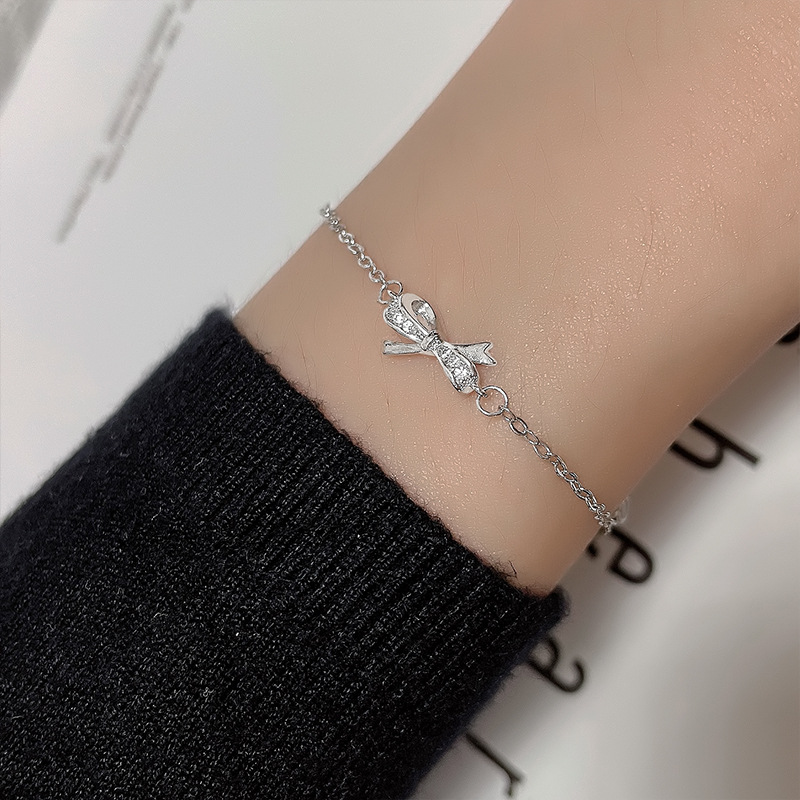 Elegant Cold Light Luxury Personalized Diamond Bow Bracelet for Girlfriends - Image 8