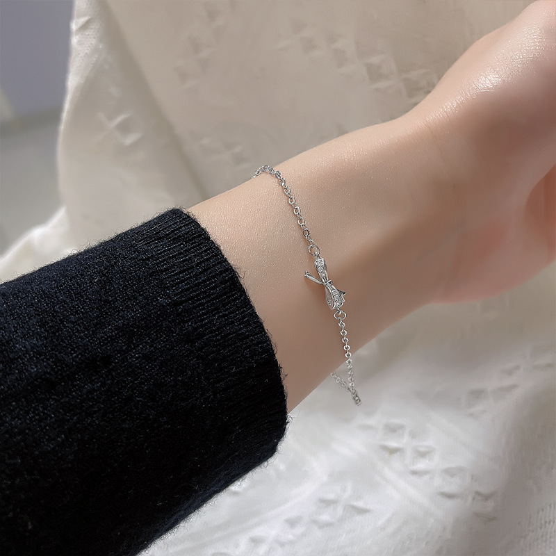 Elegant Cold Light Luxury Personalized Diamond Bow Bracelet for Girlfriends - Image 10