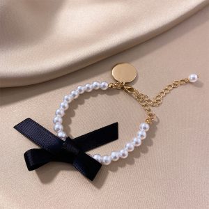 Retro Double Layer Loving Heart Pearl Bracelet with Alloy Beads - Simple Elegance