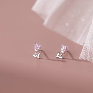 Elegant Women's French Retro Tulip Stud Earrings for Timeless Style