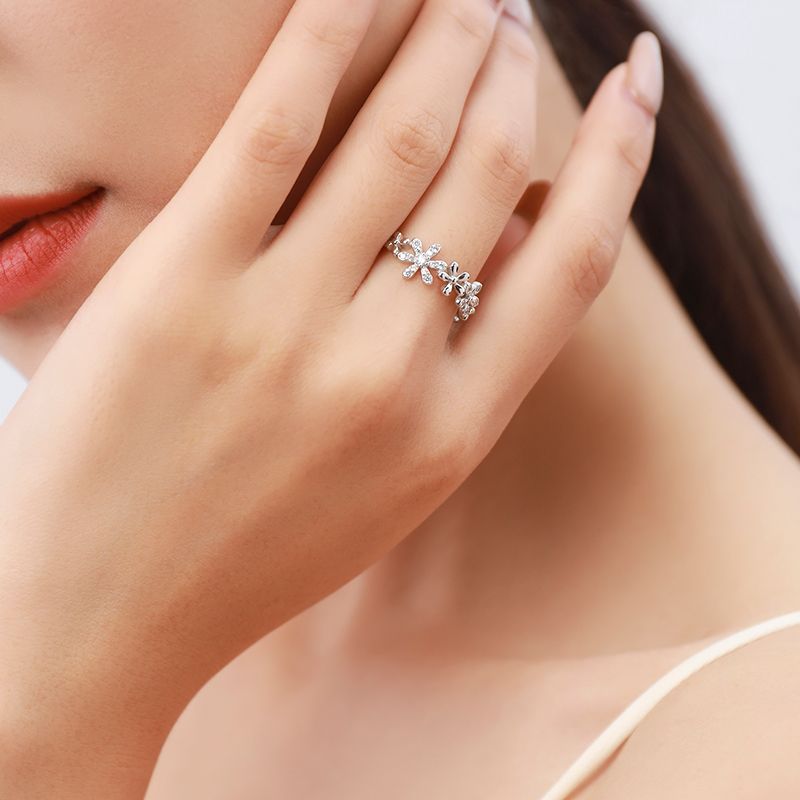 Sterling Silver Daisy Ring for Women - Korean Fashion Light Luxury Micro Diamond Jewelry - Image 4