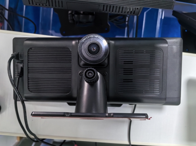 1026-inch Full Touch Screen All-in-One Car Navigation System with Front and Rear HD Dual Recording and Split Screen Display - Image 14