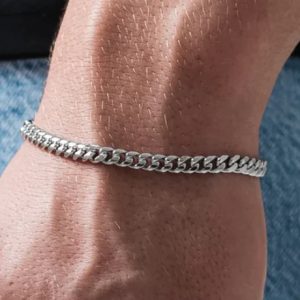 Stylish Cuban Bracelet - Premium Quality for Timeless Elegance