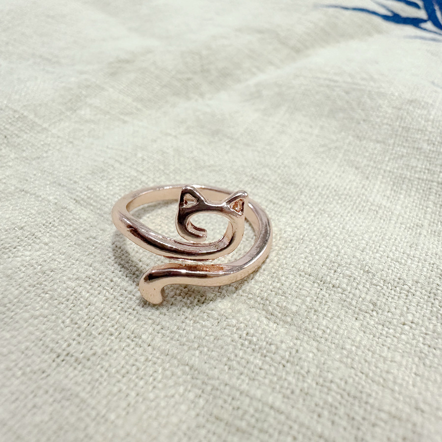 Geometric Adjustable Hook Line Cat Ring - Stylish Knitted Animal Ornament - Image 3