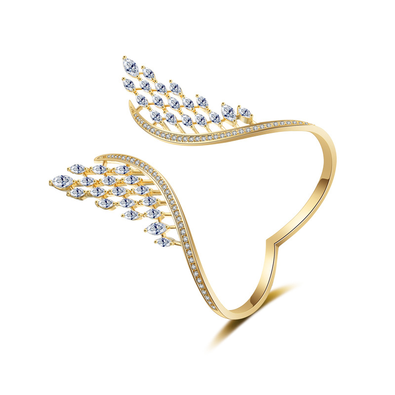 Elegant Angel Wings Bracelet for Ladies - Stunning Fashion Accessory - Image 3