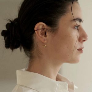 Sleek Minimalism Ear Hook with Glossy Ball Design for a Stylish Look