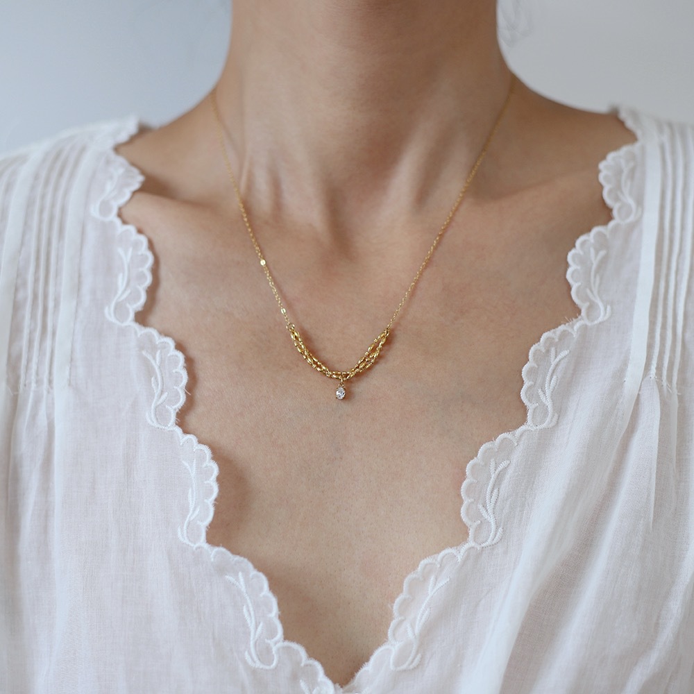 Niche Zircon Winding Necklace - Fade-Resistant & Stylish Design