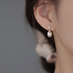 Stylish Fashion Star Pearl Ear Studs for Women - Elegant Accessory