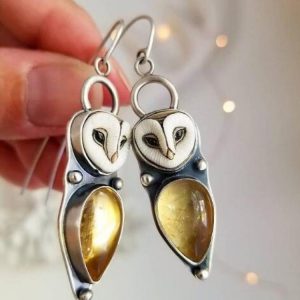 Personality Owl Cat's Eye Resin Vintage Women's Fashion Earrings - All-match, High-grade Style for Special Interests