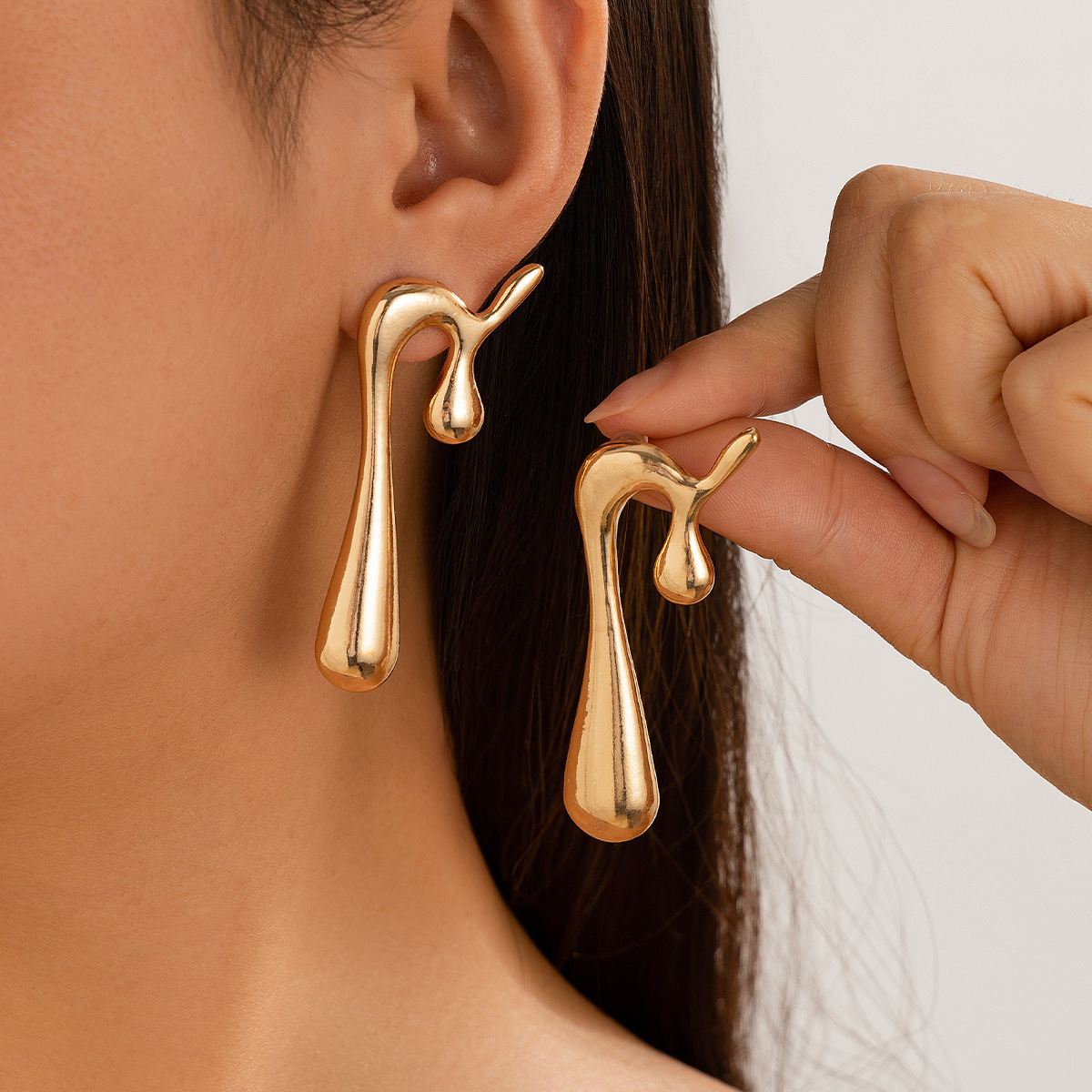 Eye-catching Irregular Water-Drop Earrings with Fan-Shaped Stripes - Image 2