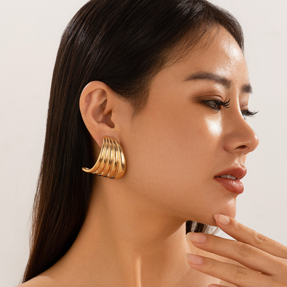Eye-catching Irregular Water-Drop Earrings with Fan-Shaped Stripes - Image 9
