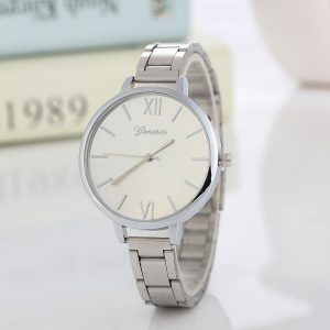 Elegant Round Dial Women's Quartz Watch for Timeless Style and Precision