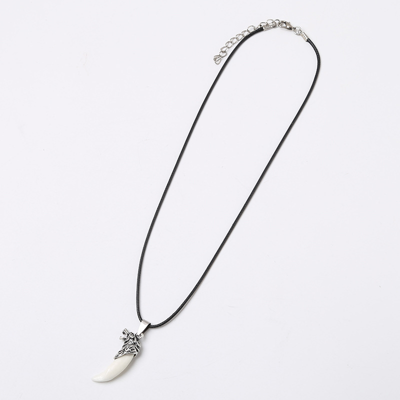 Korean Vintage Men's Spike Necklace – Stylish and Edgy Accessory - Image 3