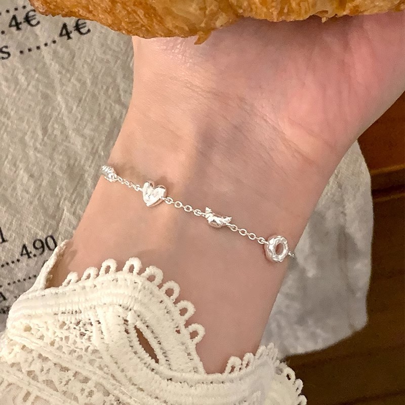 Charming Women's Sweet Cute Bread Head Bracelet for Stylish Accessories