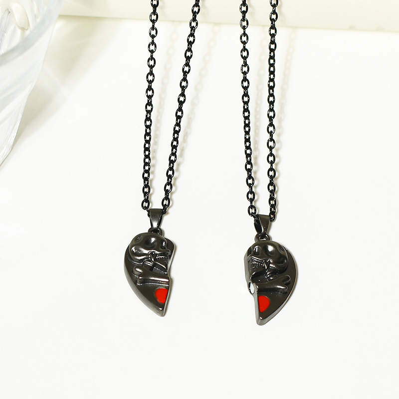 Punk Retro Skull Pendant Necklace for Halloween - Heart-Shaped Magnetic Love Skull Couple Jewelry - Image 3