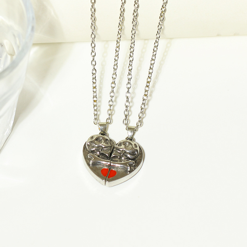 Punk Retro Skull Pendant Necklace for Halloween - Heart-Shaped Magnetic Love Skull Couple Jewelry - Image 8