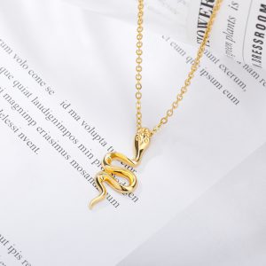 Trendy Personalized Retro Snake Pendant Necklace - Fashion All-Match Accessory