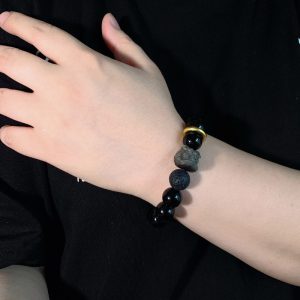 Silver Stone Xingshi Retro Bracelet for Men and Women - Stylish Accessory
