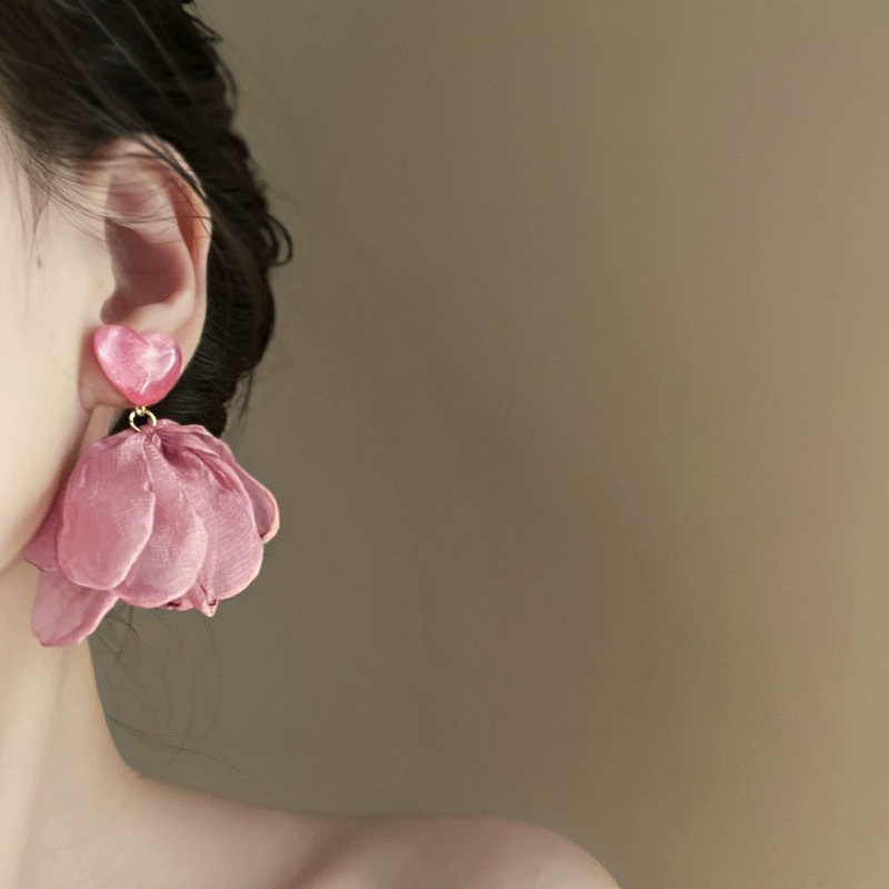 Exaggerated Love Heart Flowers Seaside Color Earrings for Stunning Style