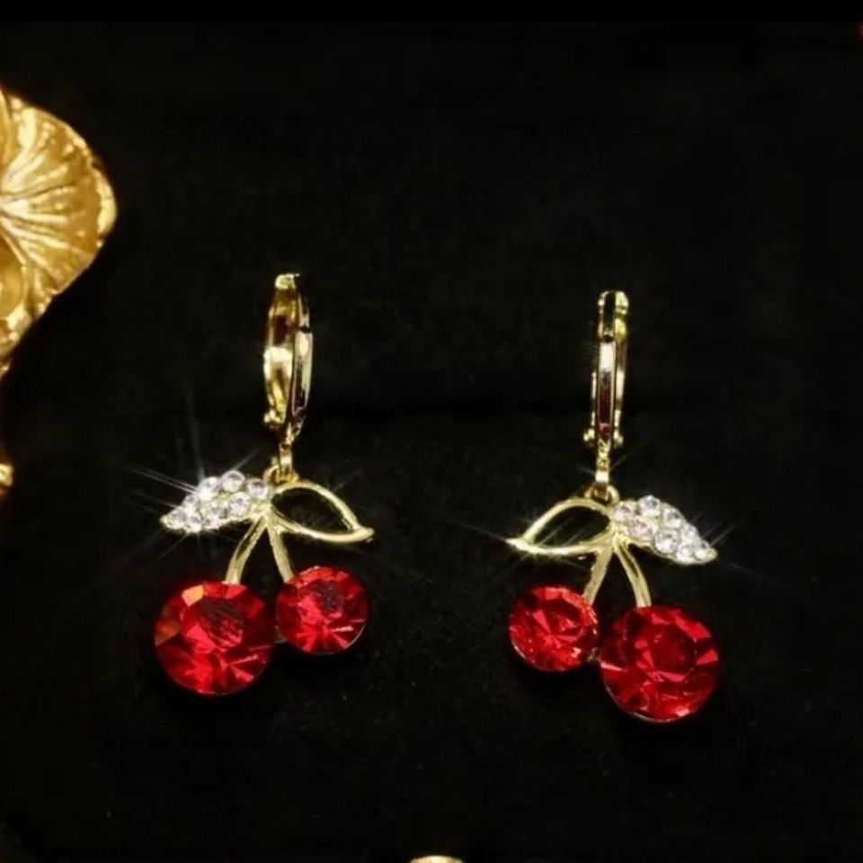 Sophisticated Light Luxury Fashion: High-End Classic Creativity for You - Image 3