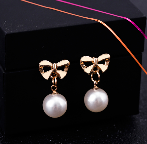 Hypoallergenic Heart-Shaped Zircon Earrings for Women with Bow and Pearl Accents