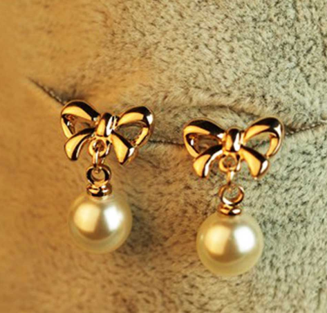 Hypoallergenic Heart-Shaped Zircon Earrings for Women with Bow and Pearl Accents - Image 5