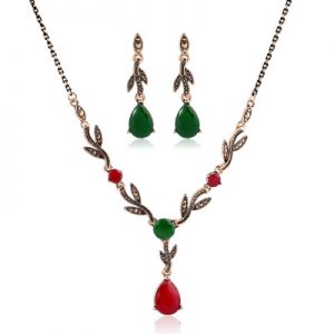 Stunning Leaf Water Drop Resin Gemstone Pendant Necklace for Nature Lovers