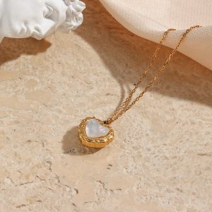 Premium Love Light Luxury Pendant Necklace - Vintage Shell Design in Stainless Steel with 18k Gold Plating