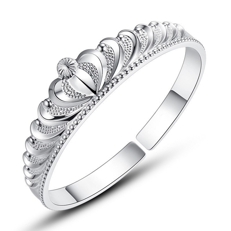 Crown Bracelet - Elegant and Stylish Bracelet for Every Occasion