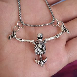 Halloween Skull Necklace - Retro Punk Style Pendant Jewelry for Fashion Lovers