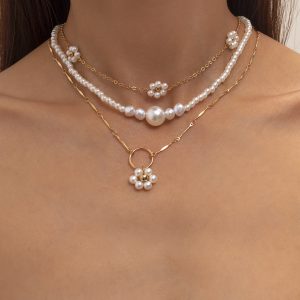 Vintage Flower Imitation Pearl Clavicle Necklace - Elegant and Simple Design