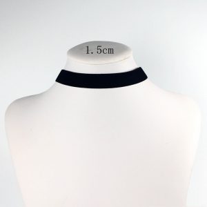 Stylish Retro Gothic Short Velvet Necklace for Fashion Enthusiasts