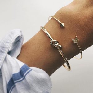 Chic Women's Vintage Cuff Arrow Knotted Bracelet for Timeless Style