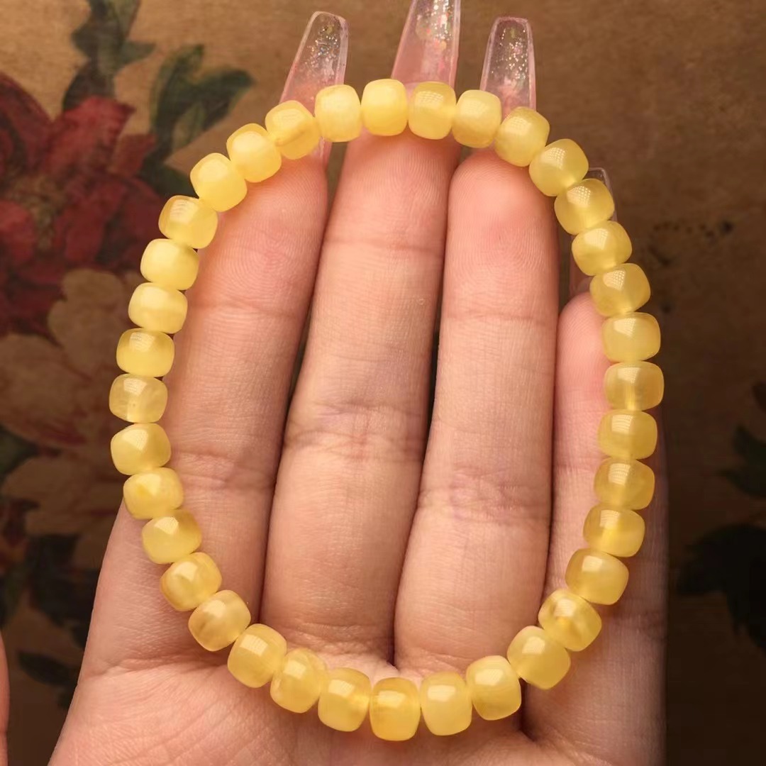 Handcrafted Natural Beeswax Bracelet - Unique Artisan Accessory - Image 8