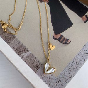 Heart-Shaped Color-Preserving Necklace - Elegant Clavicle Chain Design