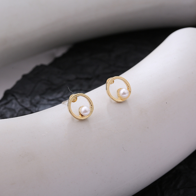 Stunning Hollow Diamond Square Stud Earrings for Elegant Style - Image 10