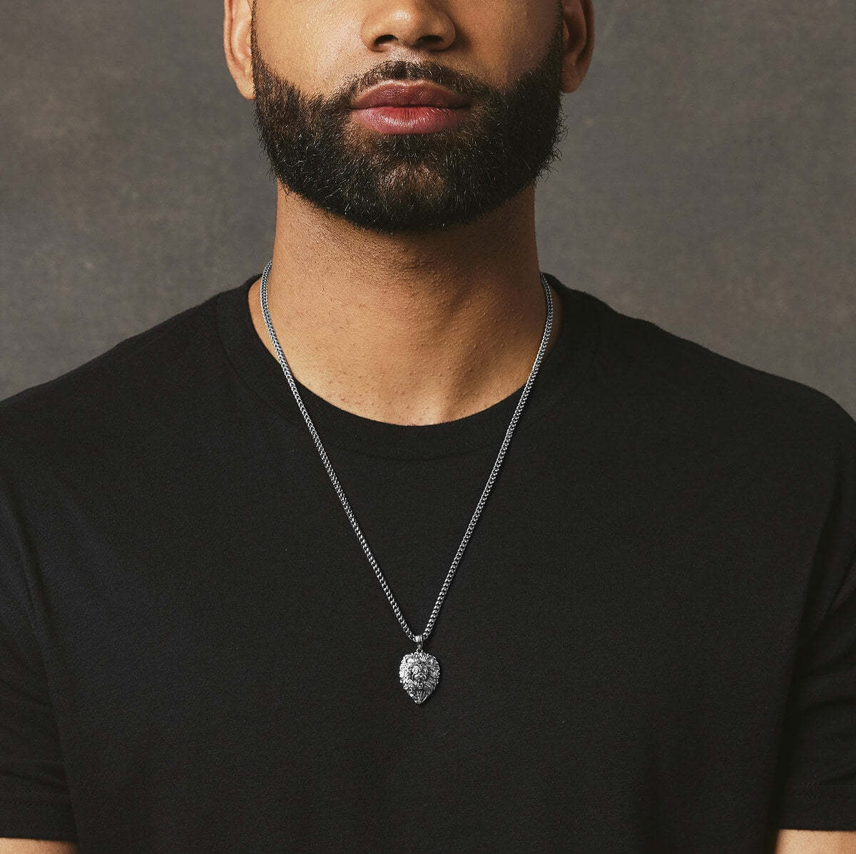 Compass Pendant & Cross Jewelry – Navigate Your Style with Elegance - Image 2