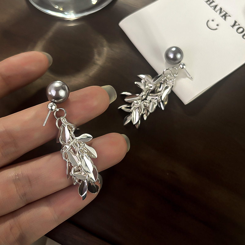 Glamorous Sparkling Gray Pearl Tassel Earrings for Elegant Style - Image 3